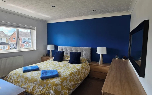 Cosy Home in Leicester