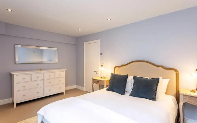 Two Bed Notting Hill Gem