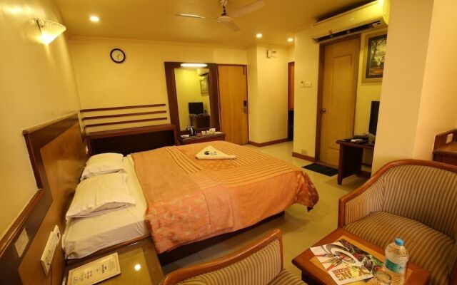 Hotel Kohinoor Square