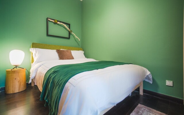 Locals Boutique Apartment Qianshan No.8