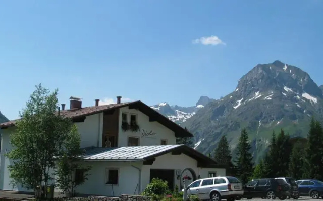 Pension Diola