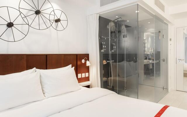Ruby Zoe Hotel London