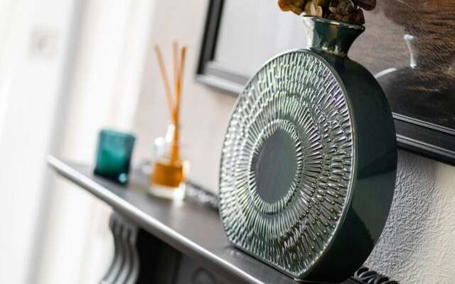 The Gate Lodge - Modern and Period Combined