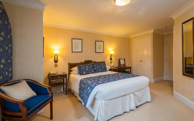 The Glen Yr Afon House Hotel