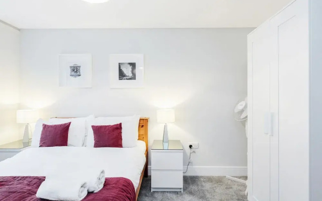 Marina Place by Roomspace Apartments