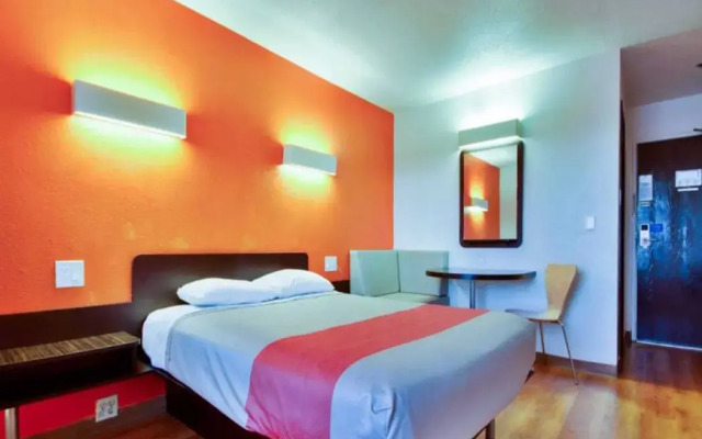 Motel 6 Dallas, TX - Fair Park