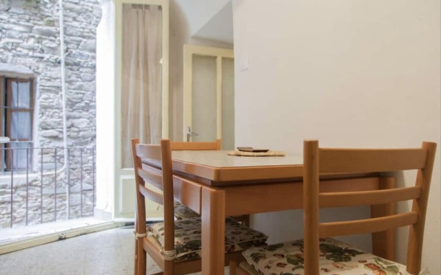 1 Bed Flat - Sleeps 2 - Parking