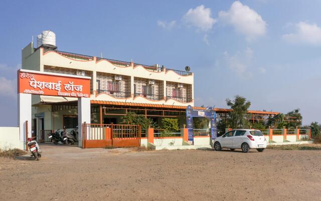 OYO 70135 Hotel Peshwai Lodge