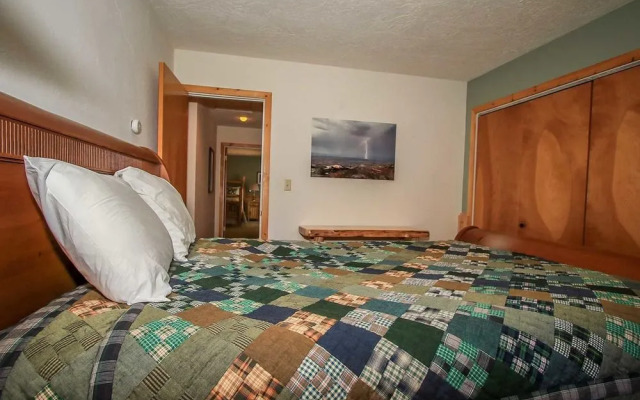 Mountain Air 1547 by RedAwning