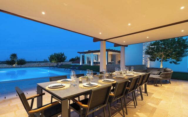 3239 Domina 55 by Perle di Puglia