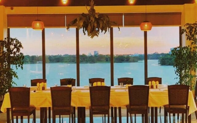 Sen Yangon Lakeview Hotel