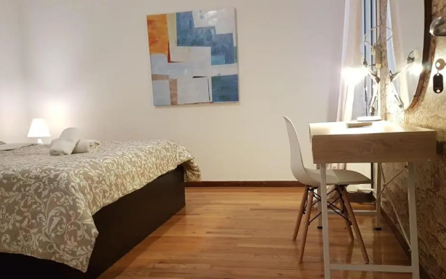 Teal Apartment - Athens Center, 4 BD, 2 BATH