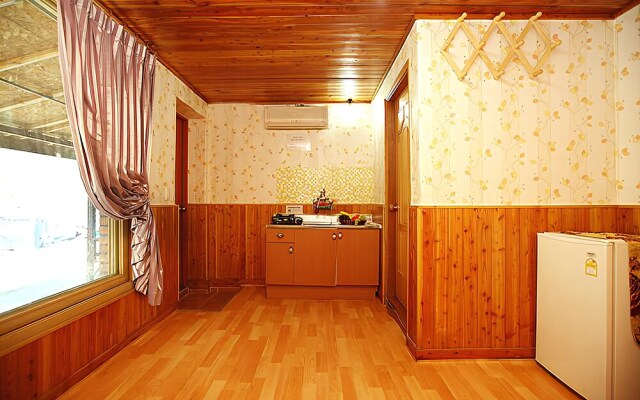 Gapyeong Clear Brook Green Mountain Pension