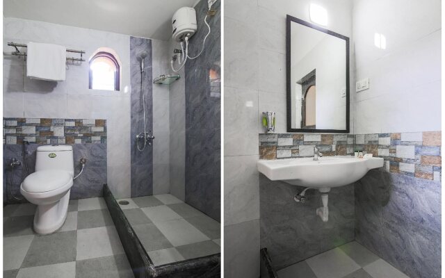 La Petite By OYO Rooms