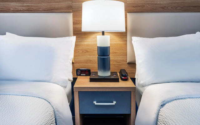 Candlewood Suites Fayetteville – University of Arkansas by IHG