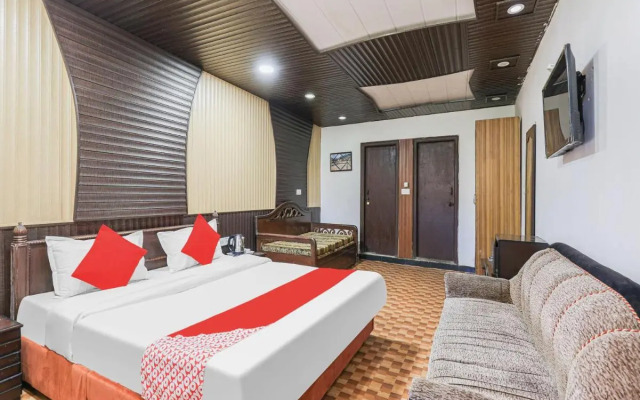 OYO Flagship 86242 Aum Hotel