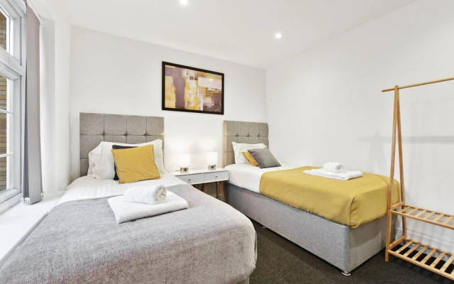 Rochfords Serviced House with 5 Bedrooms
