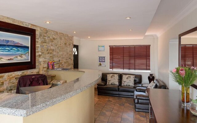 Table View Villas