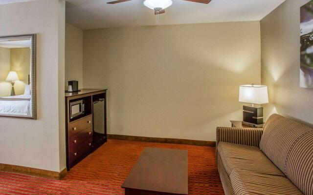 Quality Suites Nashville Airport