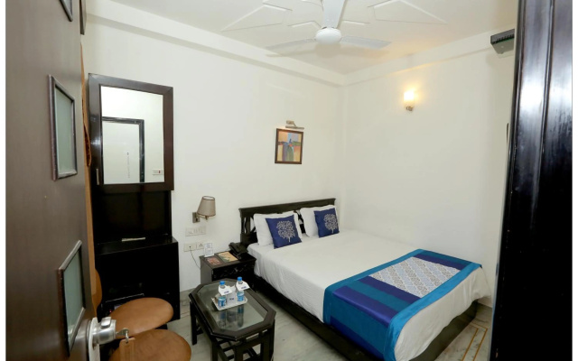 Hotel The R Blues – Guest Rooms – Delhi