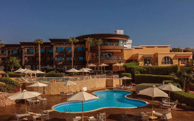 Royal Savoy Hotel & Villas