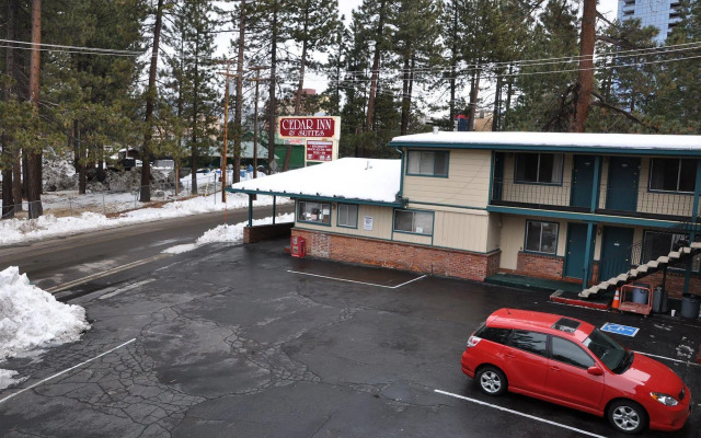 Cedar Inn & Suites