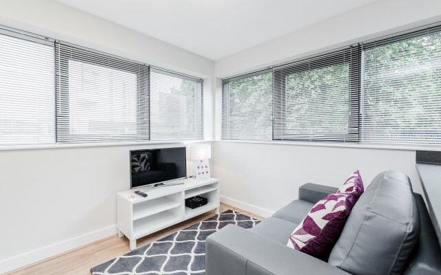 Roomspace - New Manor House