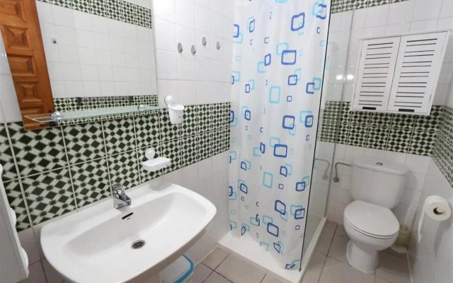 Apartment overlooking to the pool 2450