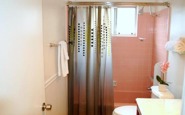 Downtown Chestnut Apartment