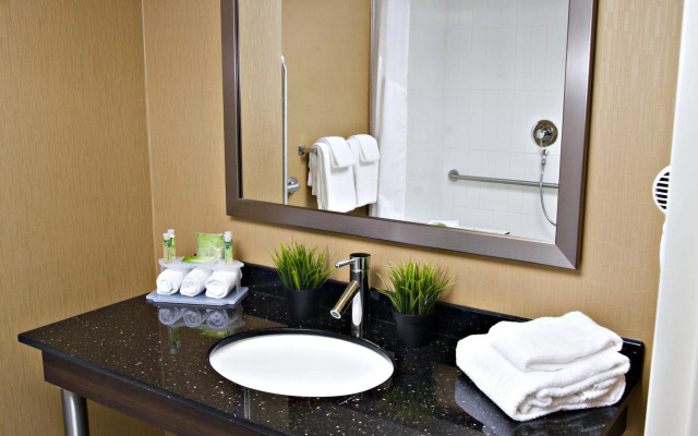 Holiday Inn Express Pembroke by IHG