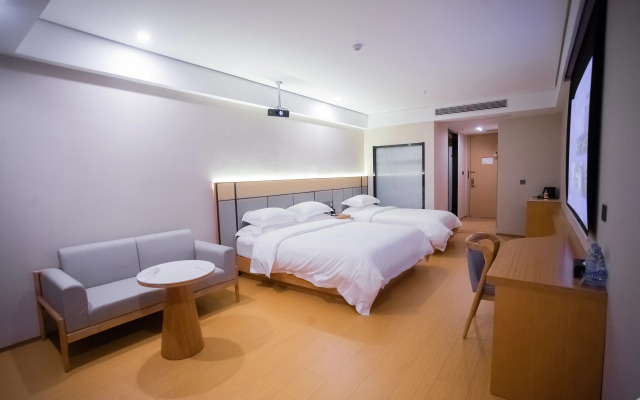 Lili Orange Light Luxury Hotel