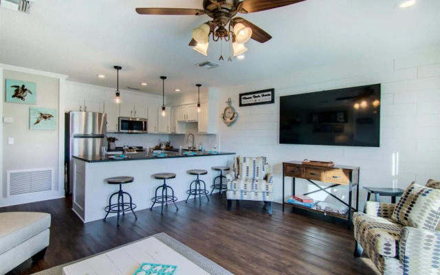 8 A, One Bedroom Condo