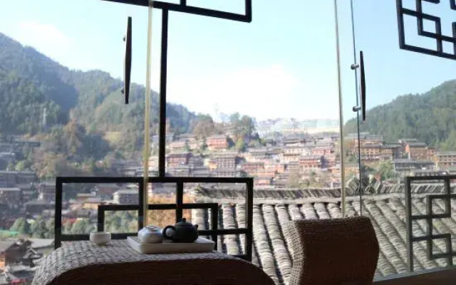 Xijiang Wutong Yaju Inn