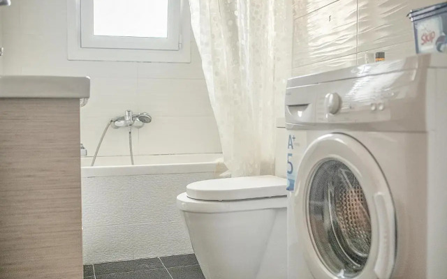 Spacious1 Bedroom Flat In The Heart Of Athens