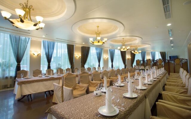 Nadiya Hotel