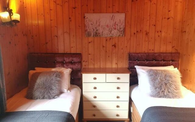 Squirrel Lodge Hot Tub