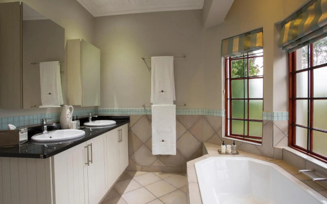 The Browns' Luxury Guest Suites