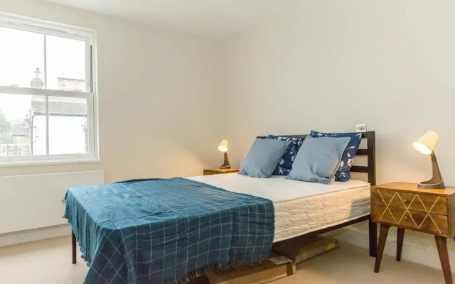 Spacious 3BR South London Apartment