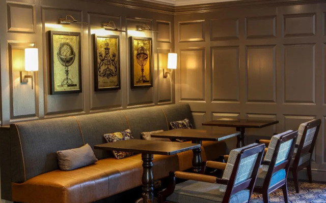 Devon Inn Hotel