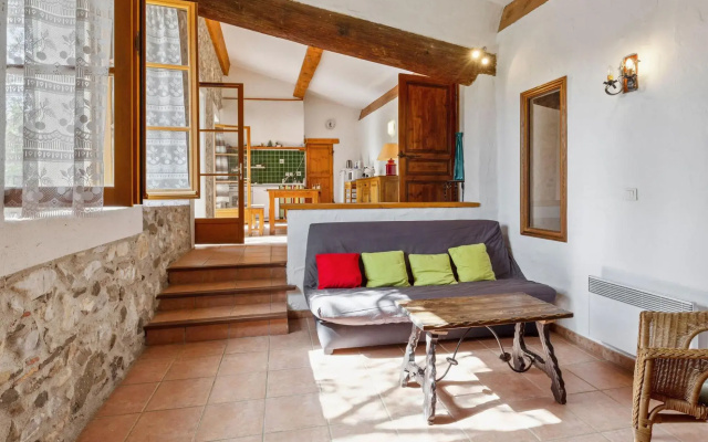 Welcoming Holiday Home in Tautavel with Balcony
