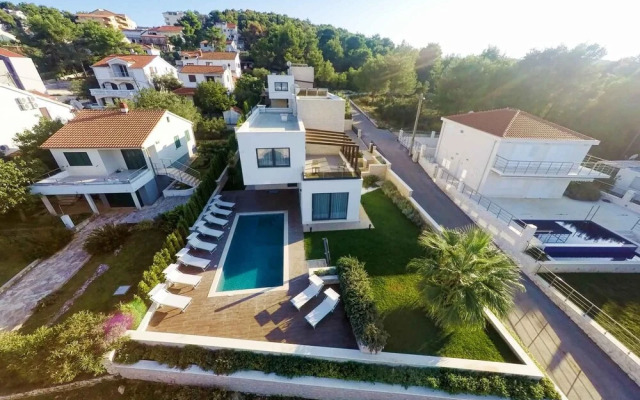 Villa Trogir Twins 1