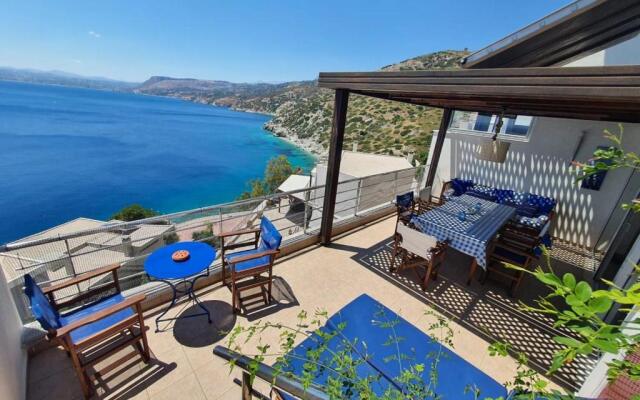 Luxury Suite Artemisia by the sea