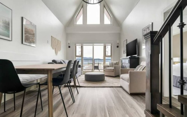 Lakeview Splendor 7BR Penthouse Bliss