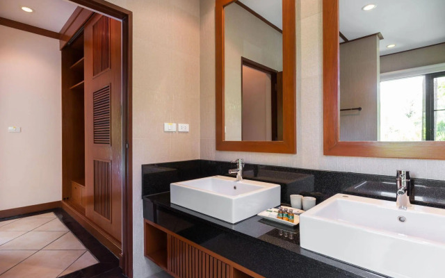 Nai Harn Baan-Bua Villas