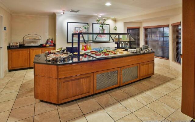 Comfort Inn & Suites