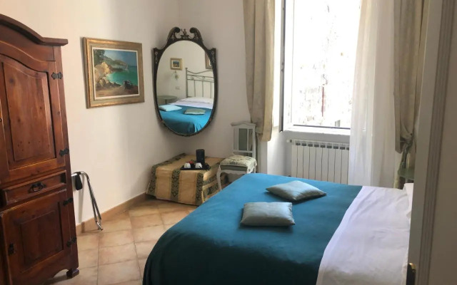Piazza Massola 2 Apartment