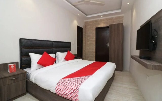 Oyo Flagship 28064 Sector 28 Rajendra Colony