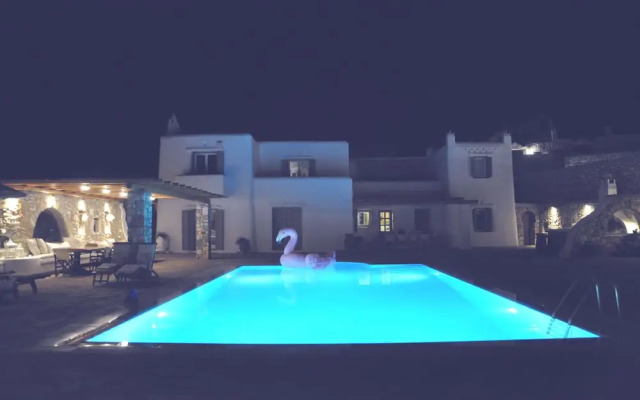 Zeus Seafront Villa