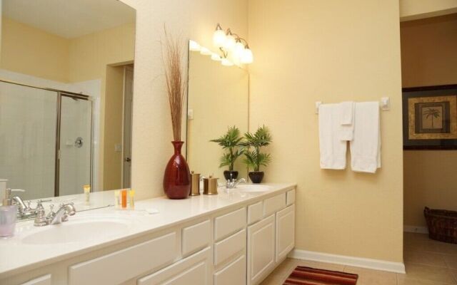 Poolside Penthouse Cabana 3 Bedroom Condo by RedAwning