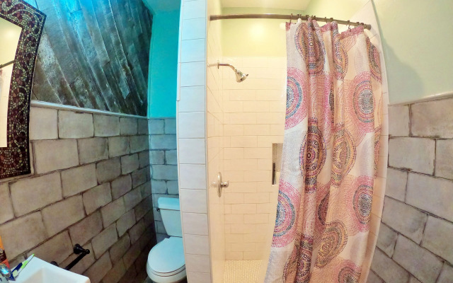 Madame Isabelle's House In New Orleans - Hostel